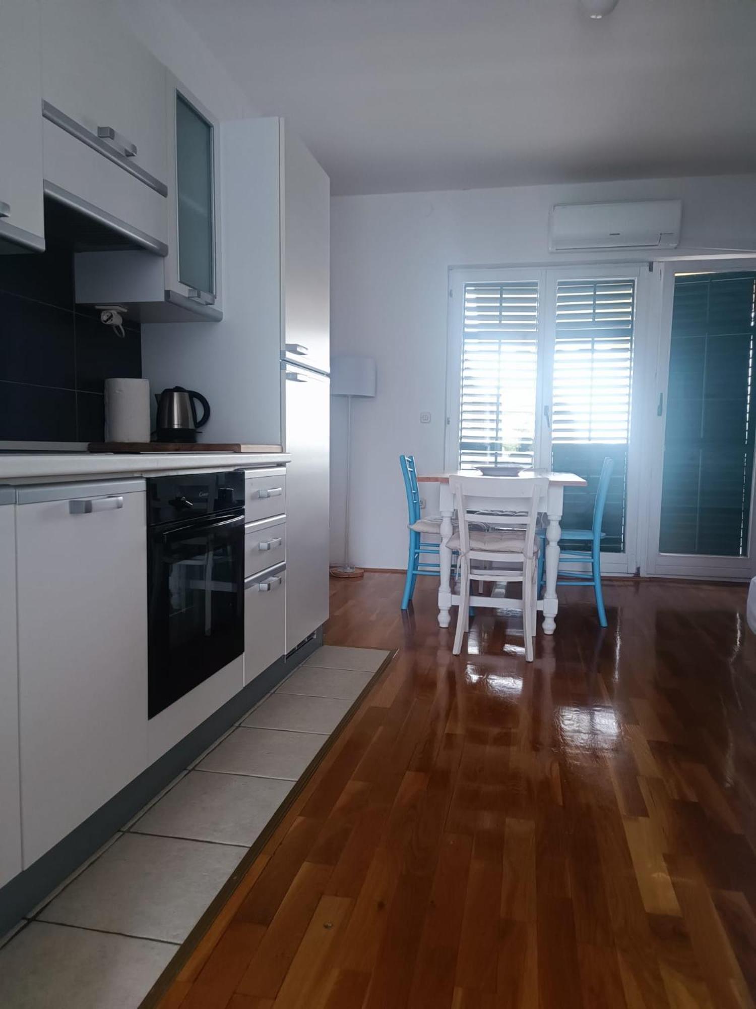 Apartmani Labud Sukošan Екстериор снимка