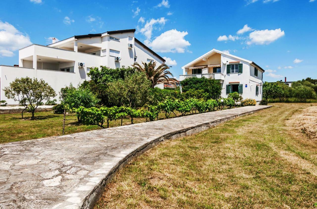 Apartmani Labud Sukošan Екстериор снимка