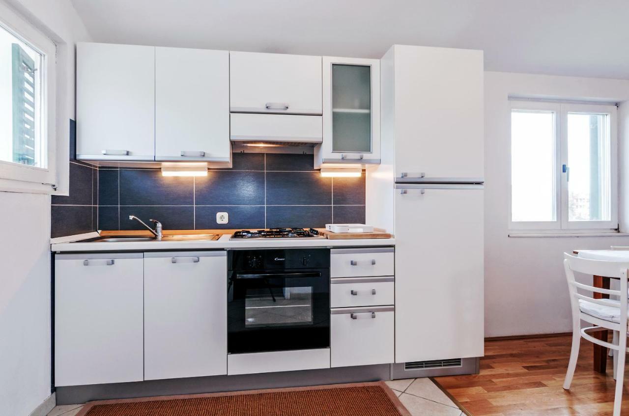 Apartmani Labud Sukošan Екстериор снимка