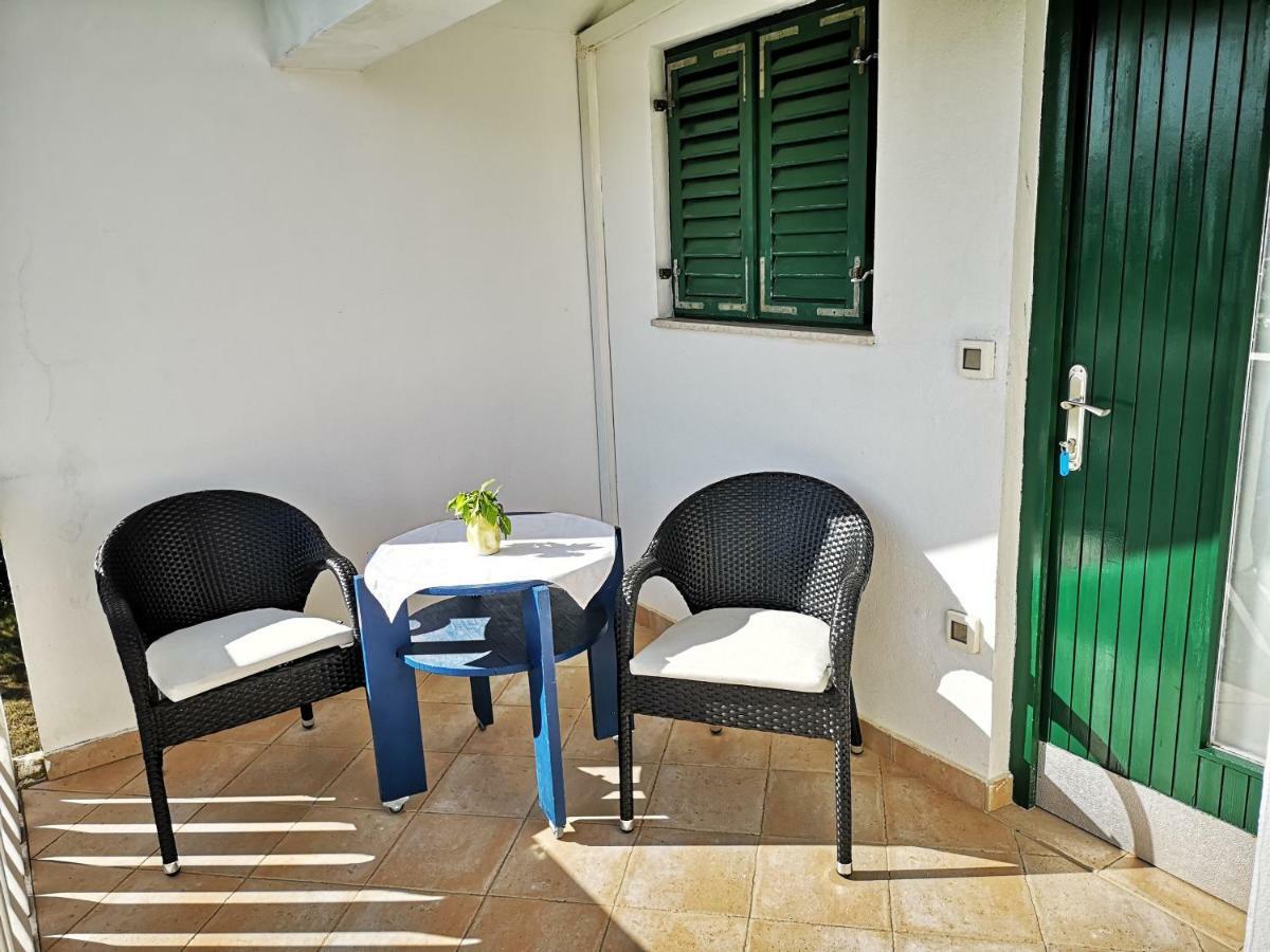 Apartmani Labud Sukošan Екстериор снимка