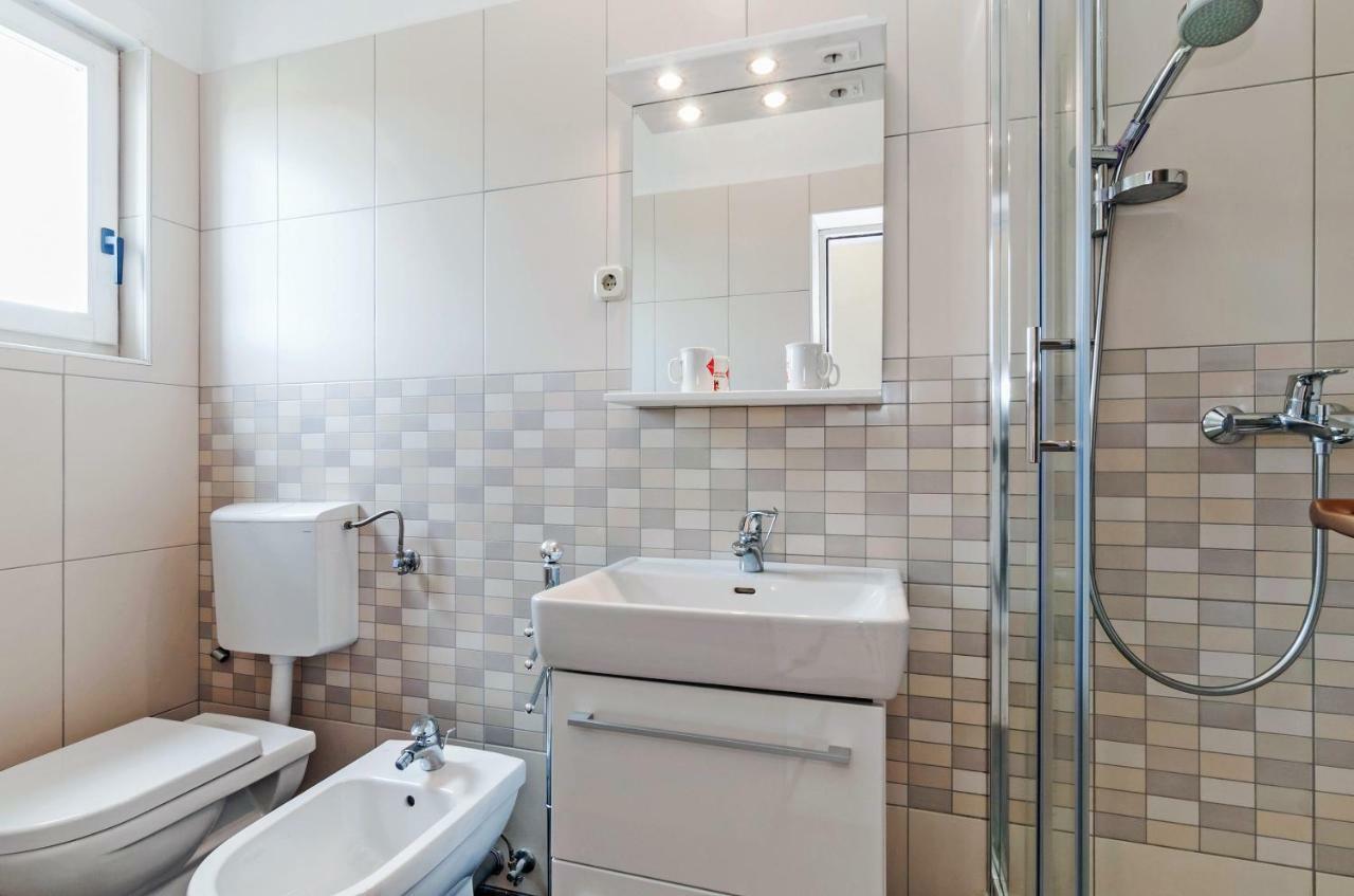 Apartmani Labud Sukošan Екстериор снимка