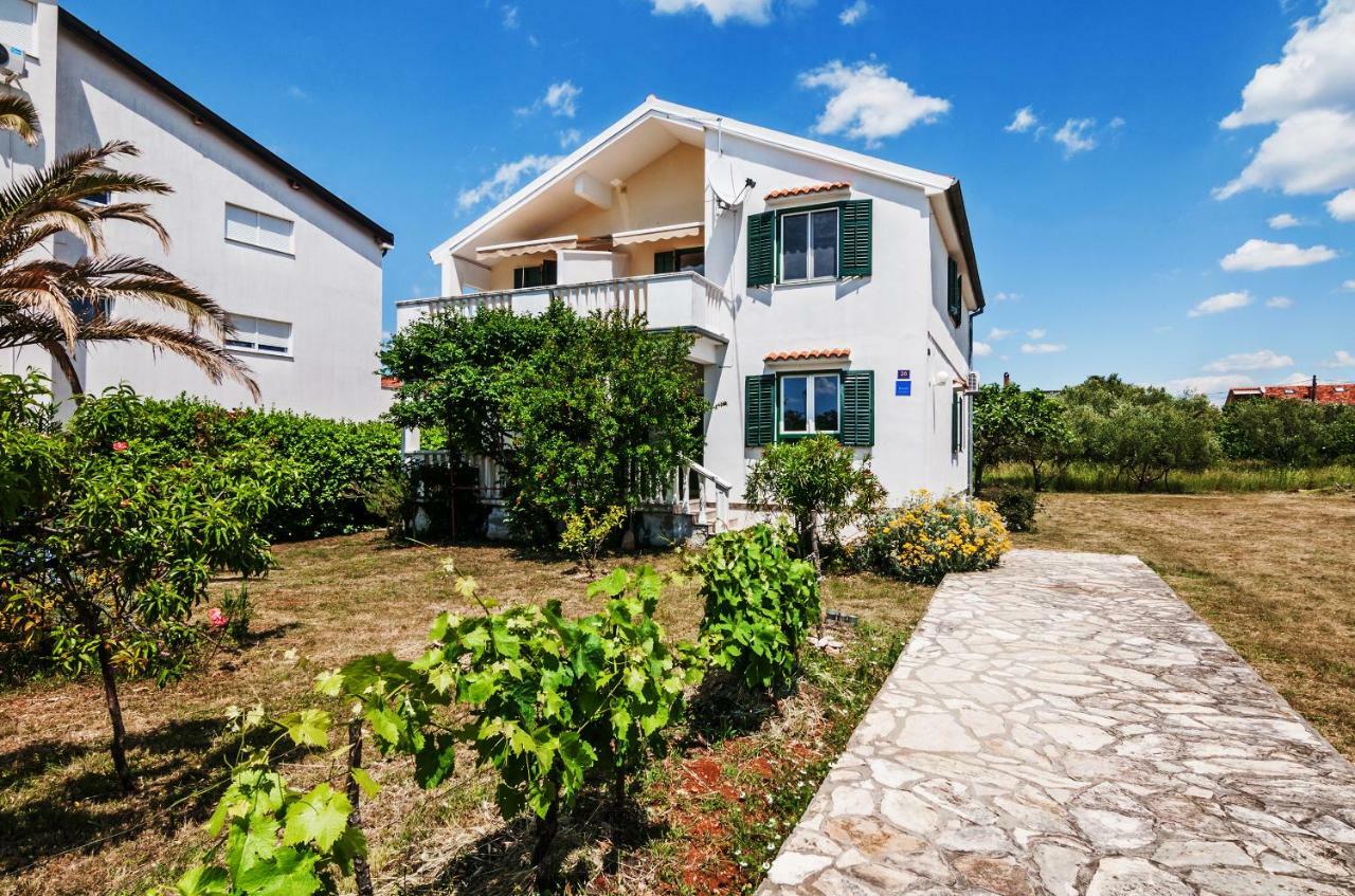Apartmani Labud Sukošan Екстериор снимка