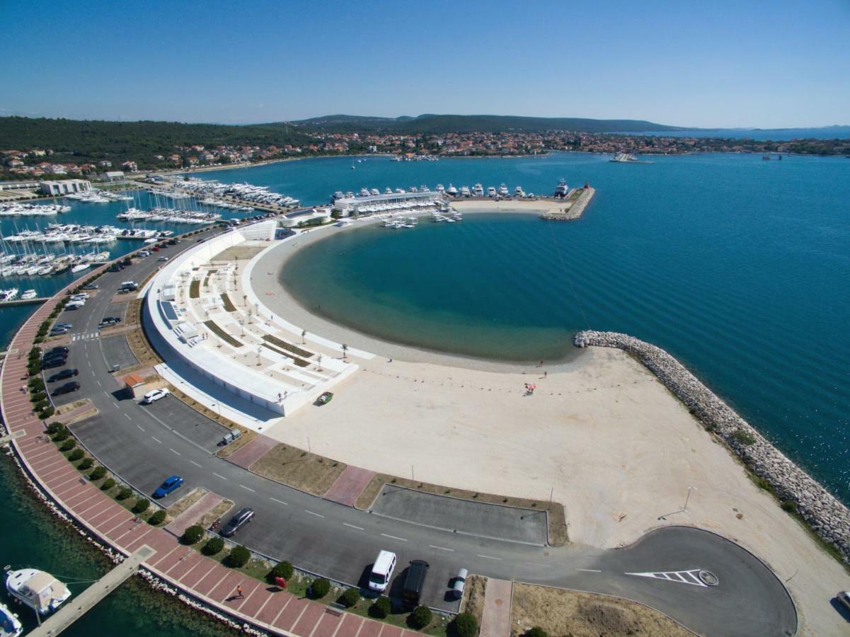 Apartmani Labud Sukošan Екстериор снимка