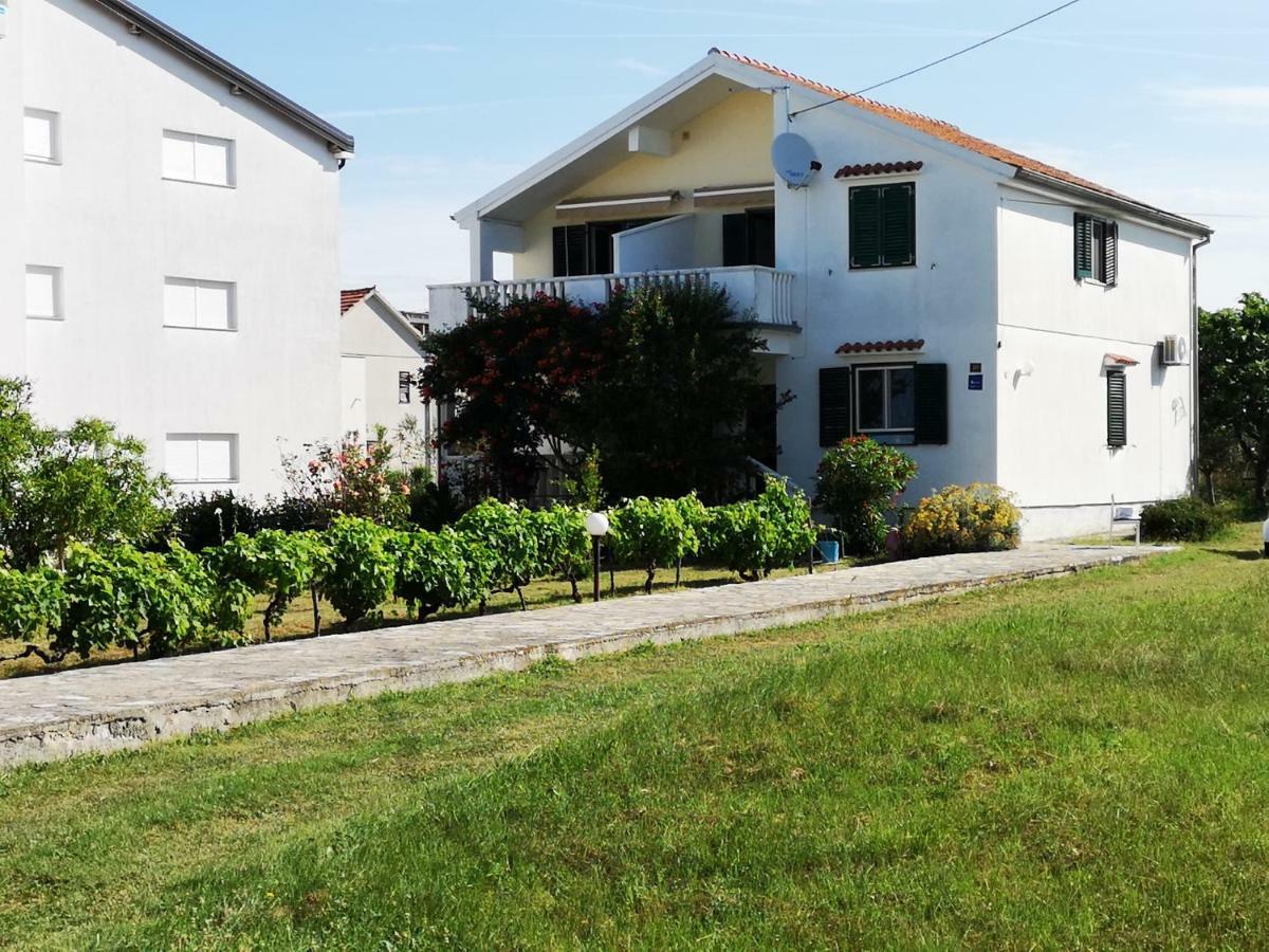 Apartmani Labud Sukošan Екстериор снимка